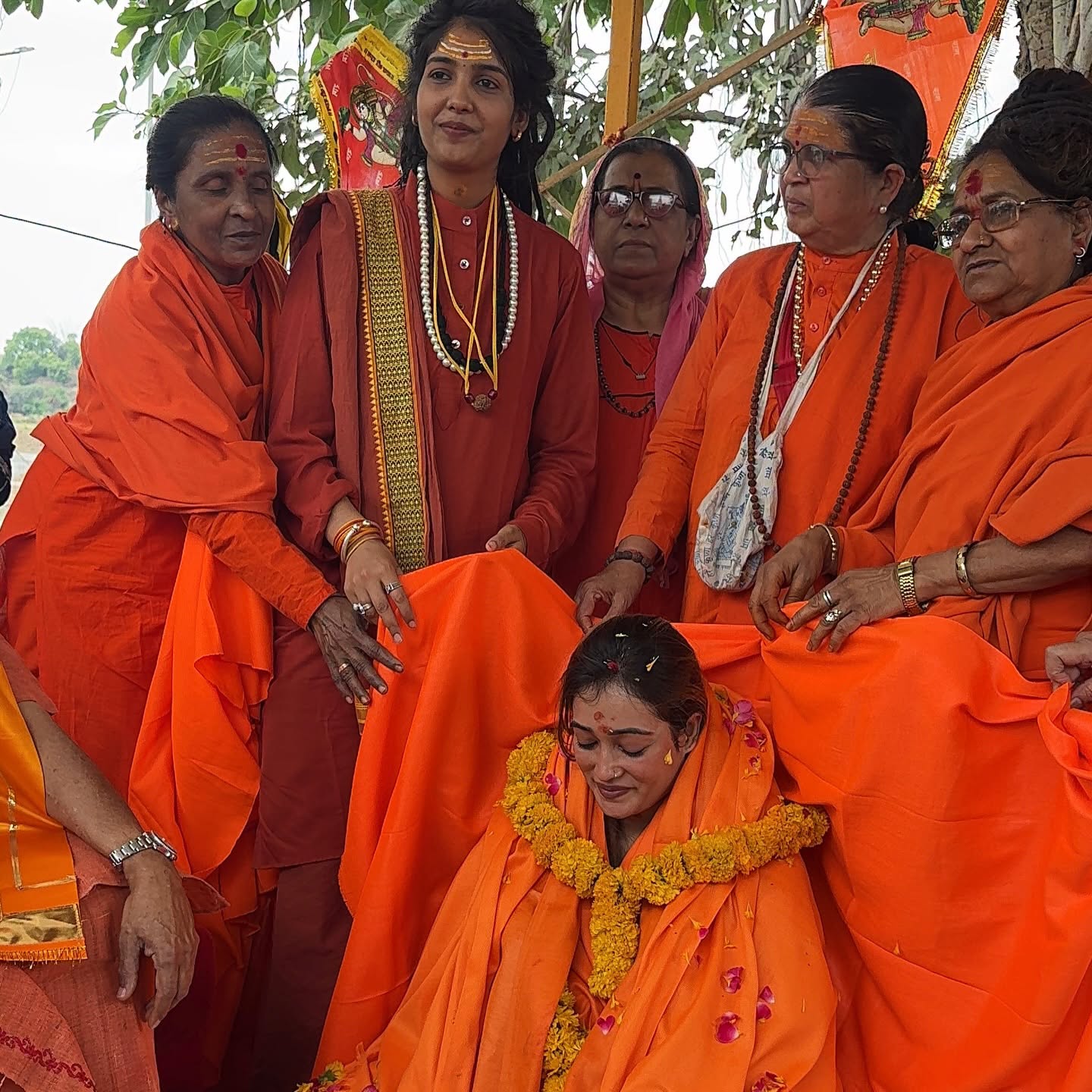 हर्षा रिछारिया ने उज्जैन में लिया संन्यास, बनीं साध्वी हर्षानंद गिरि