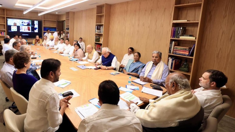 Congress Holds High-Level Meet, Discusses Middle East War, Policy Issues