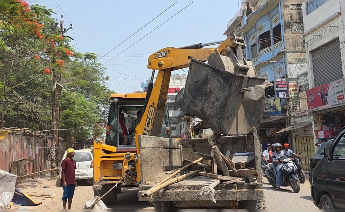बिहार: अवैध निर्माण पर बुलडोजर एक्शन से मचा हड़कंप, 2000 तक जुर्माना, अगली बार सीधे FIR की चेतावनी