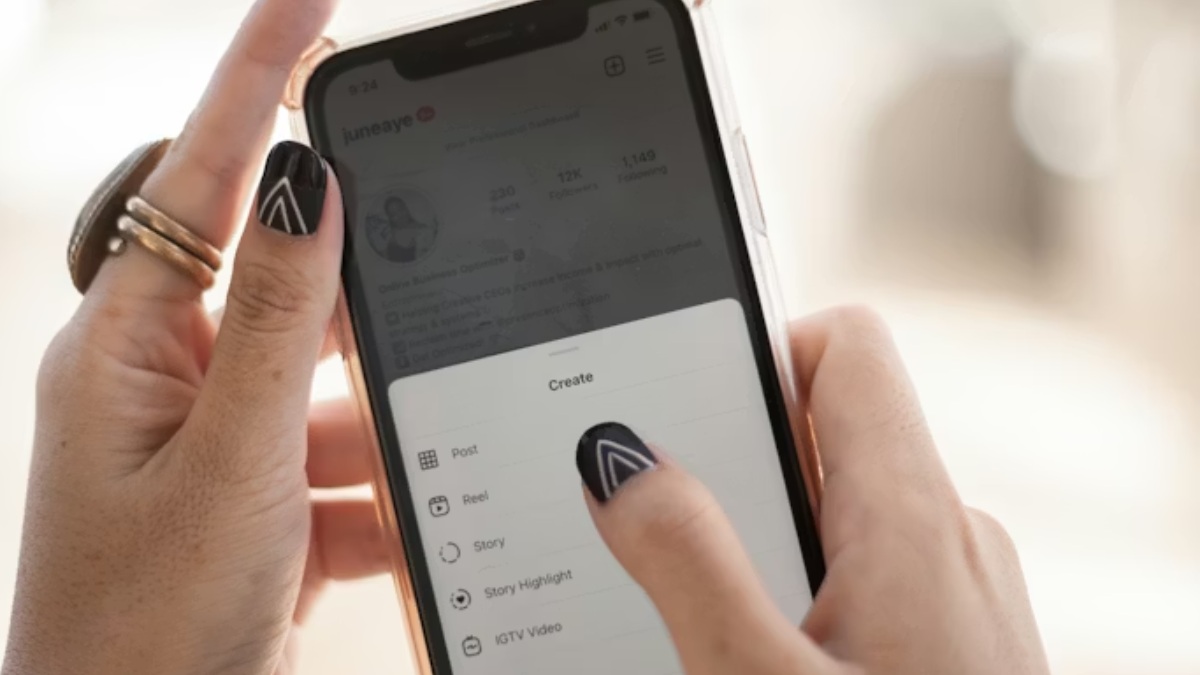 लंबे नाखून से फोन नहीं चलता? स्टूडेंट ने बनाई अनोखी नेल पॉलिश, ऐसे करेगी काम