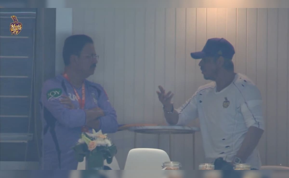 Shah Rukh Khan In Intense Chat With KKR CEO Venky Mysore After Team Goes 2 Down vs PBKS. Internet On Overdrive