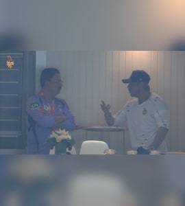 Shah Rukh Khan In Intense Chat With KKR CEO Venky Mysore After Team Goes 2 Down vs PBKS. Internet On Overdrive