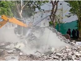 उदयपुर के होटल मनसा गार्डन एंड रेस्टोरेंट्स पर प्रशासन ने चलाया बुलडोजर, अब बचा सिर्फ मलबा