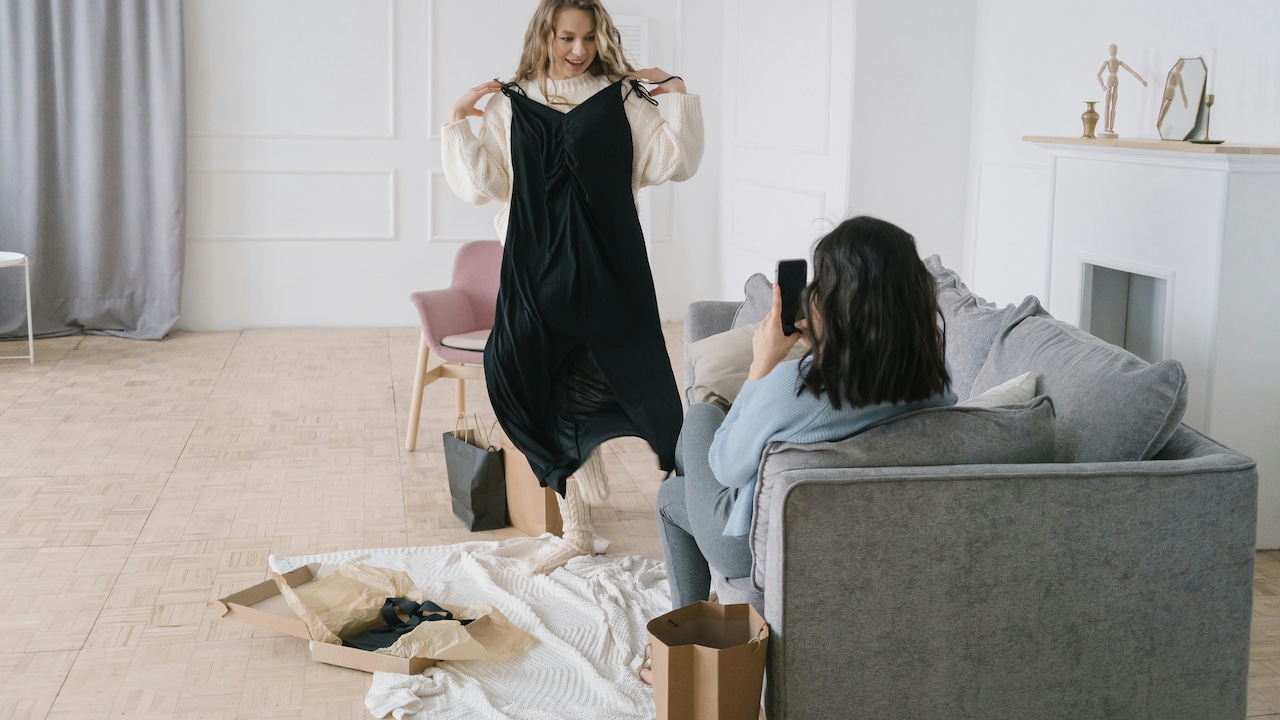 Why Your Dresses Feel Bulky: The Ultimate Fabric Guide For Better Flow Why Your Dresses Feel Bulky: The Ultimate Fabric Guide For Better Flow