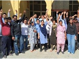 शेखावाटी के सबसे बड़े अस्पताल में इंटर्न करेंगे इलाज? विभाग ने बड़ी संख्या में संविदाकर्मियों को निकाला