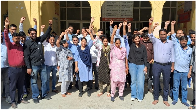 शेखावाटी के सबसे बड़े अस्पताल में इंटर्न करेंगे इलाज? विभाग ने बड़ी संख्या में संविदाकर्मियों को निकाला