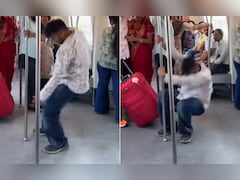 दिल्ली मेट्रो में ‘तेरी दीवानी’ पर अचानक झूम उठा शख्स, फिर जो हुआ, यात्रियों के चेहरे देख सब समझ जाएंगे आप!