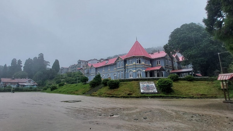 This Hill Station Near Darjeeling Combines Tea Gardens, Colonial Buildings, And Haunted Stories