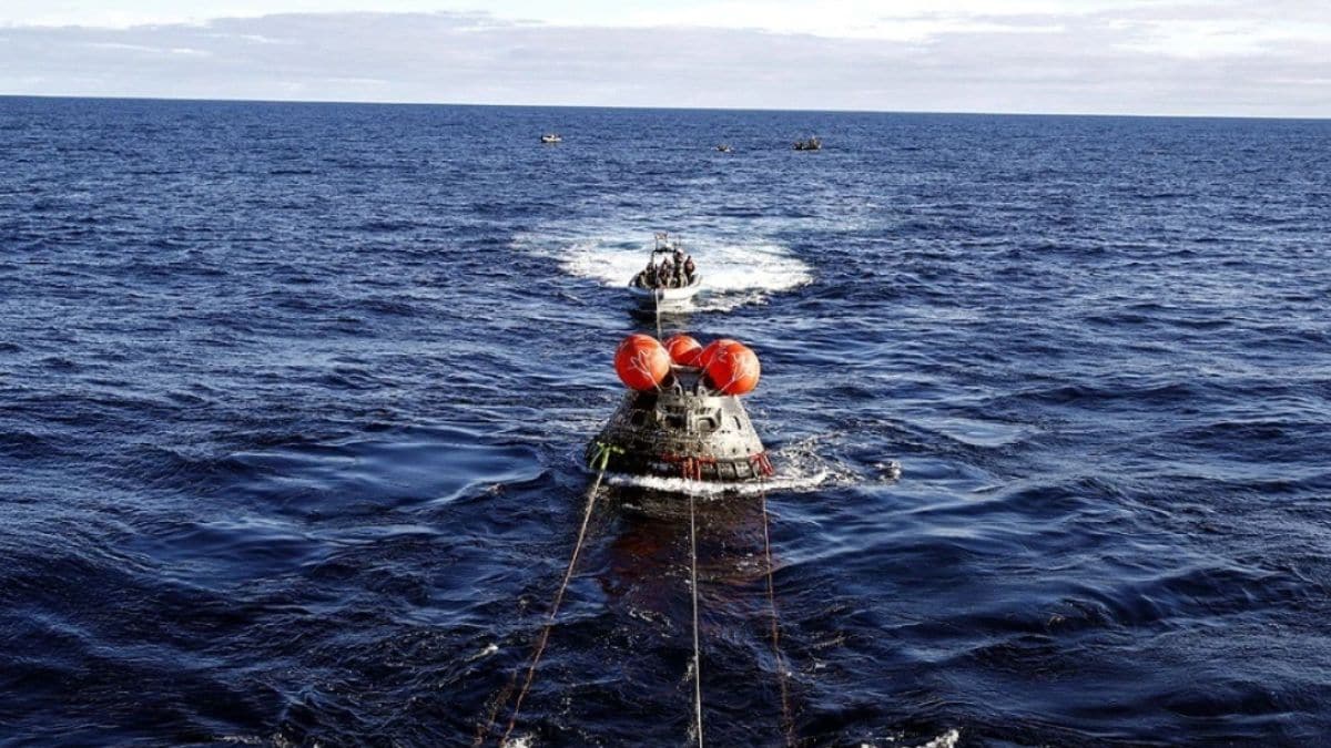 जब US नेवी ने कैप्सूल पर लिया कंट्रोल