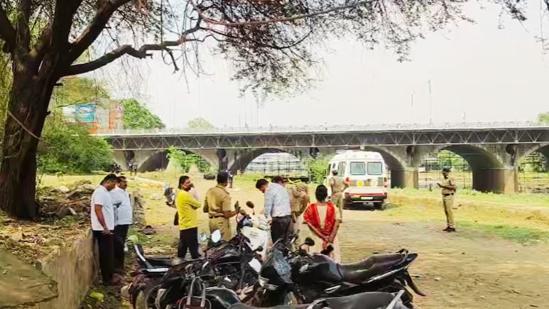 Pune News : पुण्यात पुन्हा भयंकर घडलं; मुठा नदीपात्रातील अंधाराचा घेतला फायदा, 'त्या' भीषण दृश्याने खळबळ