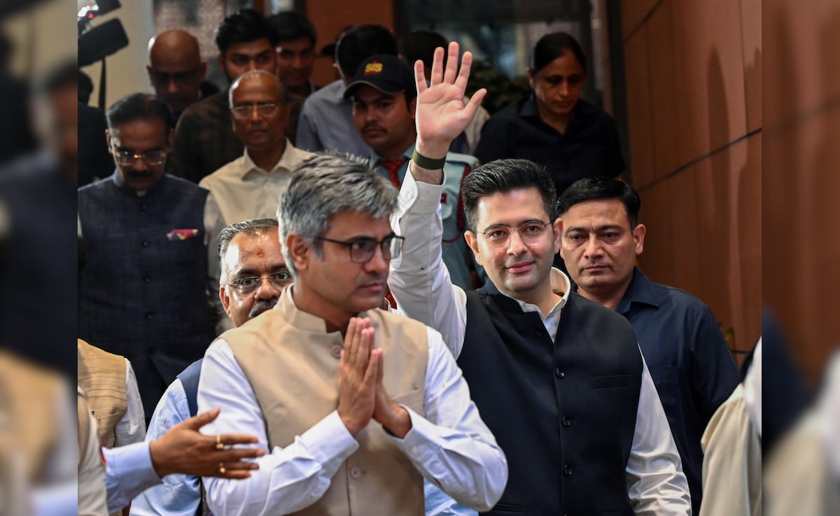 AAP के 7 सांसदों के पाला बदलने से बदलेगा राज्यसभा का गणित, BJP कैसे केजरीवाल की टेंशन बढ़ाएगी