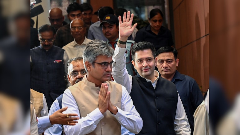 AAP के 7 सांसदों के पाला बदलने से बदलेगा राज्यसभा का गणित, BJP कैसे केजरीवाल की टेंशन बढ़ाएगी