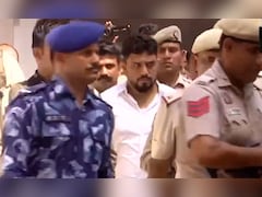 Breaking Live: काला जठेड़ी सहित 10 गैंगस्टर पटियाला हाउस कोर्ट में, चप्पे-चप्पे पर पुलिस, सामने आया वीडियो