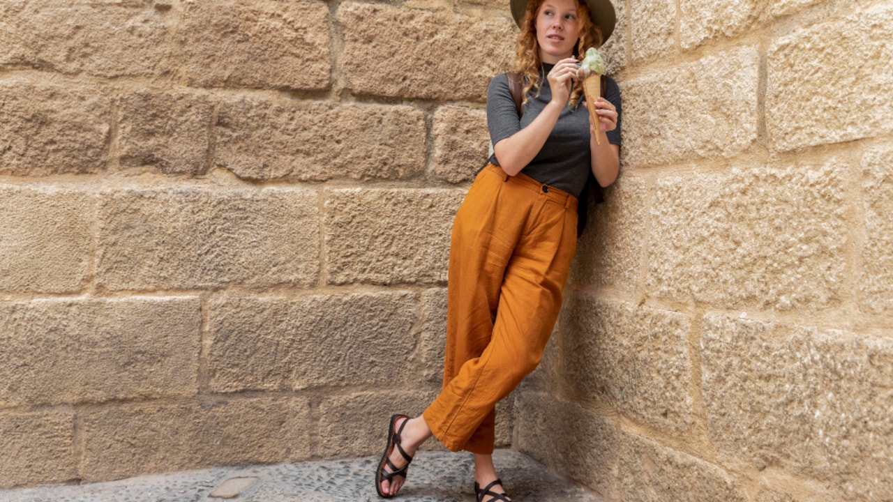 Different ways to style palazzo pants and avoid looking short