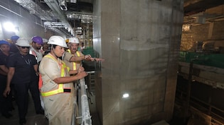 Delhi Metro Phase-4: अचानक दिल्ली मेट्रो फेज-4 का काम देखने पहुंच गईं रेखा गुप्ता, कहा-लापरवाही पर होगा ऐक्शन, तरीफ भी की