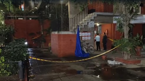 बाप-बेटे को O Block के बाहर बुलाया, चाकू से गोदा... साउथ दिल्ली के तारा अपार्टमेंट्स में आखिर हुआ क्या?