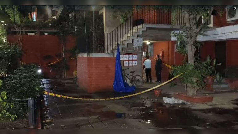 किस काम का गुस्सा! मामूली झगड़े में पिता-पुत्र की सरेआम चाकू गोदकर हत्या, दिल्ली के CR पार्क में डबल मर्डर