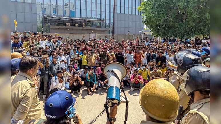 8-Hour Shifts, Rs 20,000 A Month: What Workers Protesting In Noida Want