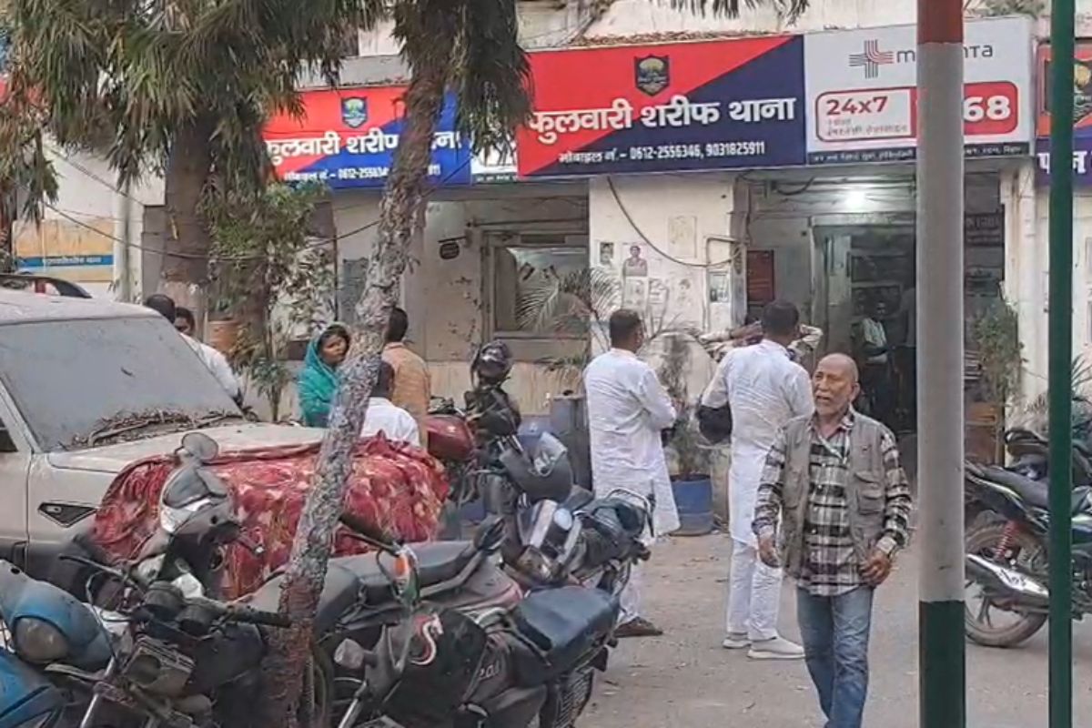 Bihar: पति ने GPS डिवाइस से पत्नी को किया ट्रैक, बॉयफ्रेंड के साथ पकड़ा... थाने तक पहुंचा हाई वोल्टेज ड्रामा