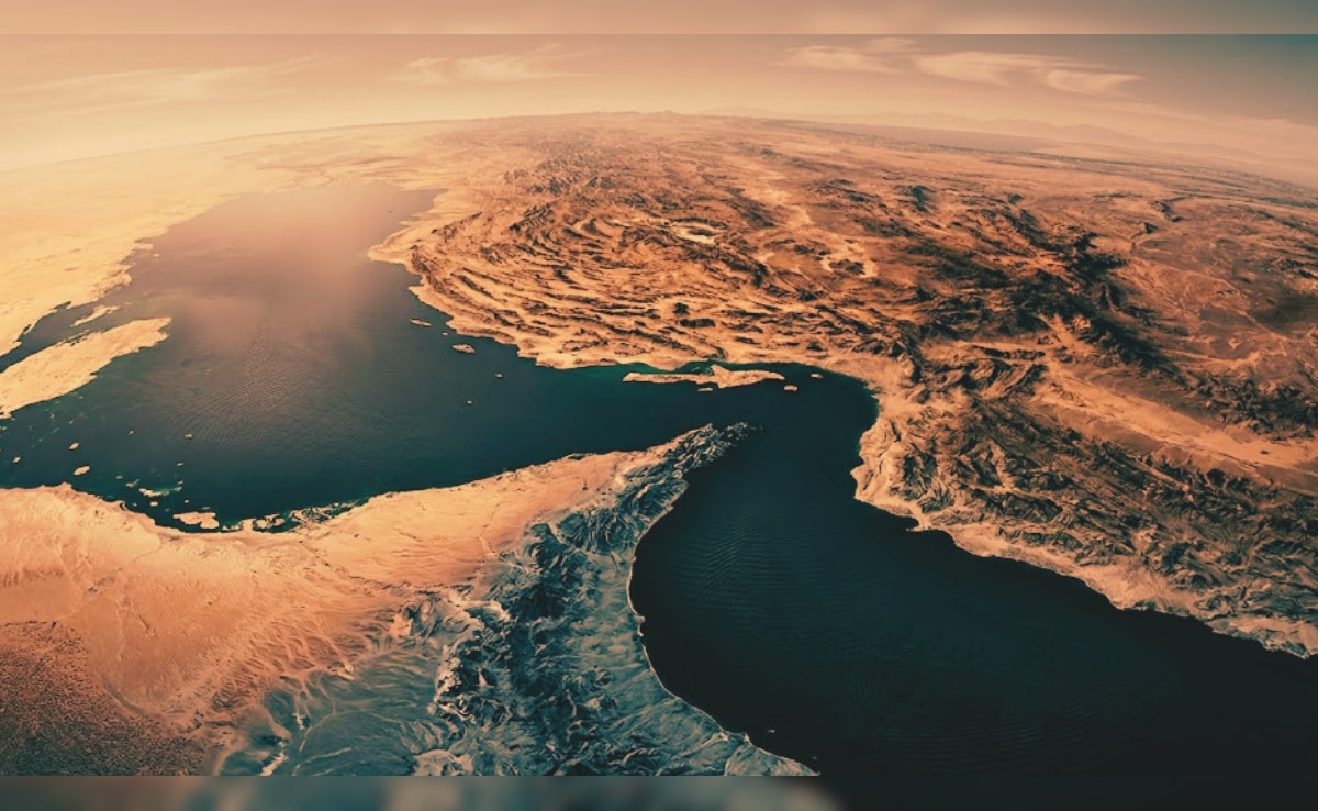 3 घंटे में 3 जहाजों पर हमले, होर्मुज पार कर रहे भारतीय टैंकरों के साथ क्रूज शिप को भी नहीं बख्शा