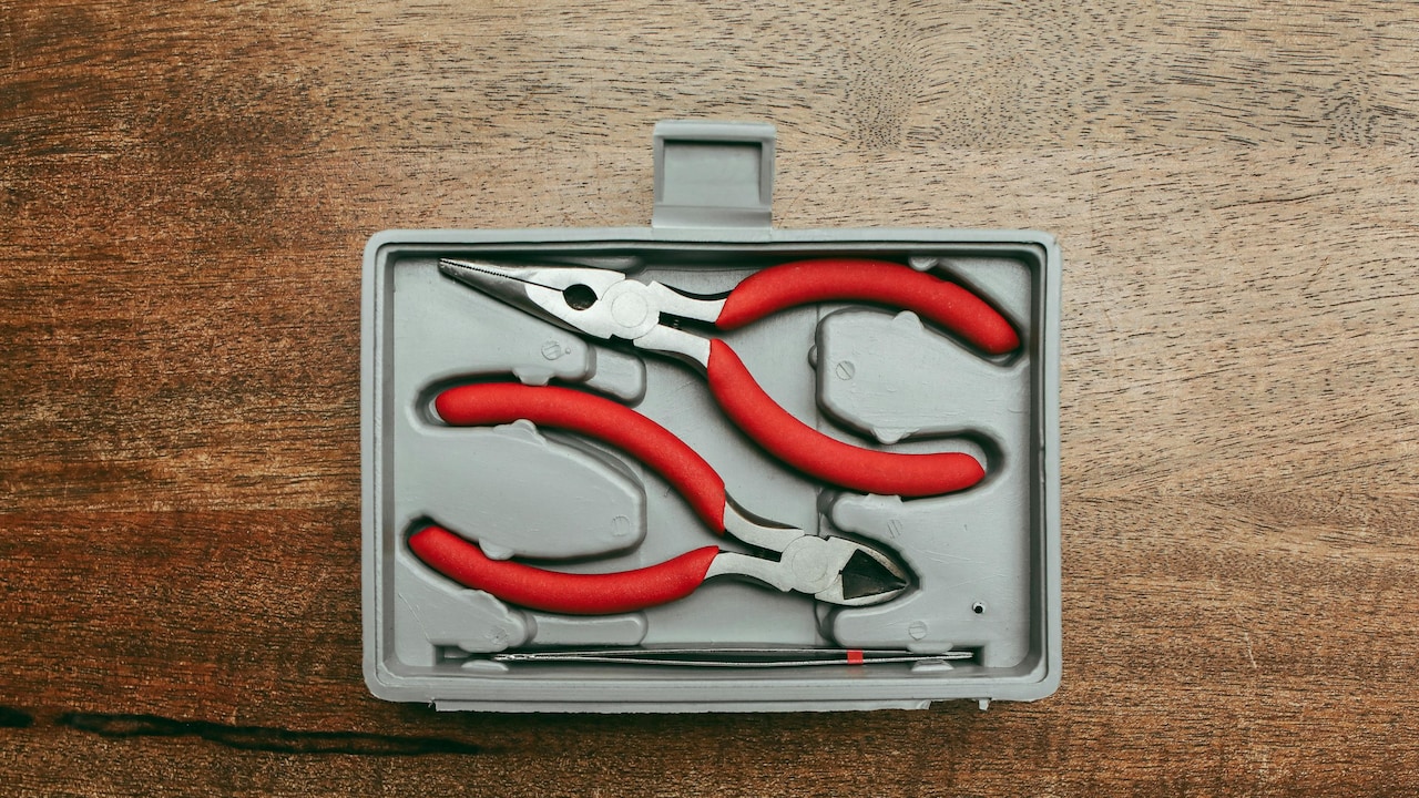 Top 5 Home Tool Kits Every First-Time Renter Needs For Easy Repairs