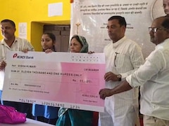 छपरा में मशहूर शिक्षाविद डॉ जय किशोर सिंह की याद में स्कॉलरशिप प्रोग्राम शुरू, छात्रा दिशा कुमारी को पद्म श्री भीम सिंह ने किया सम्मानित