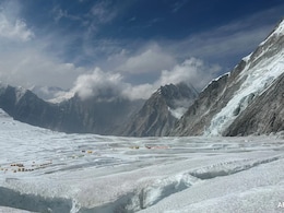 Mountaineers Reopen Everest Route After 2 Week Blockage By Massive Ice Chunk