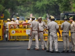 Delhi News: अपने ही पिता ने एक महीने की मासूम को नाले में फेंका, 'देवदूत' बनकर दिल्ली पुलिस ने बचाई जान