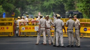 Delhi News: अपने ही पिता ने एक महीने की मासूम को नाले में फेंका, 'देवदूत' बनकर दिल्ली पुलिस ने बचाई जान