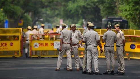 दिल्ली में फिर बड़ा ब्लास्ट करने की थी साजिश, दिल्ली और मुंबई पुलिस ने दो संदिग्धों को पकड़ा