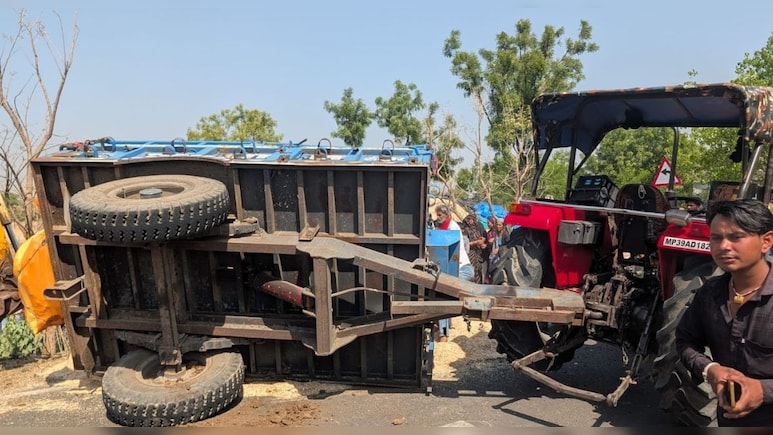 श्रद्धालुओं से भरी ट्रैक्&zwj;टर-टॉली पलटी, 11 महीने की बच्&zwj;ची की मौत; 14 लोग घायल &nbsp;