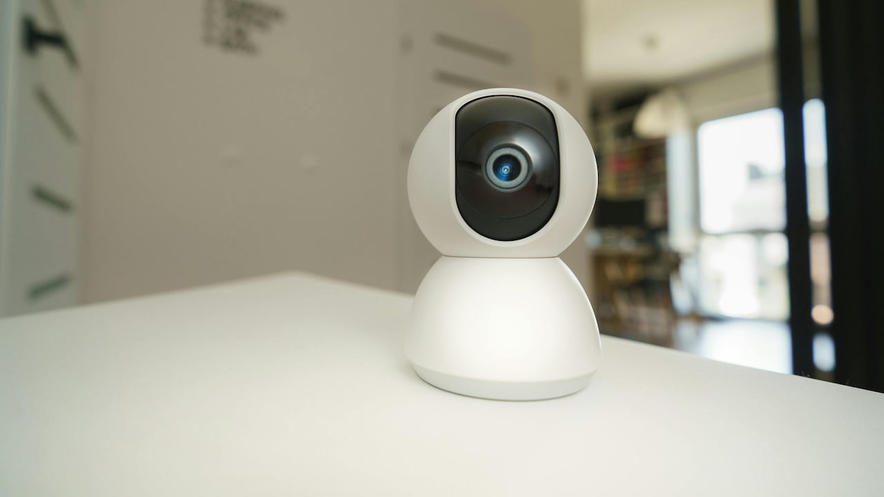 Enjoy constant surveillance all times with these indoor CCTV cameras