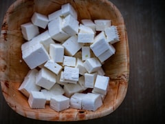 Fake Paneer: हॉटेलमध्ये पनीर मागवताना आता 'मेन्यू कार्ड' नीट वाचा; राज्य सरकारचा ग्राहकांसाठी मोठा निर्णय