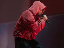 ये सिंगर है असली गली बॉय, थिएटर की सीढ़ियों पर बैठ बजाया गिटार, मम्मी-पापा के तलाक पर लिखा सॉन्ग, आज 1600 करोड़ नेटवर्थ