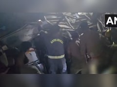 Hapur Accident: हापुड़ में बस और ट्रक के बीच भीषण भिड़ंत, छह लोगों की मौत, कई घायल