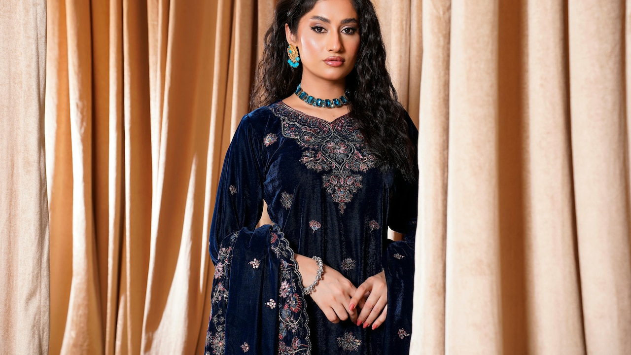 Best 6 High-Slit Kurtas That Dont Reveal Too Much While Walking Or Sitting