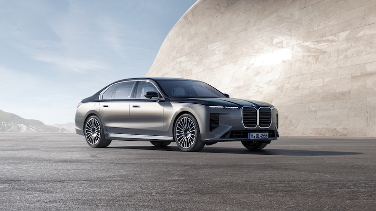 New BMW 7 Series Unveiled With Major Interior Upgrades, More EV Range