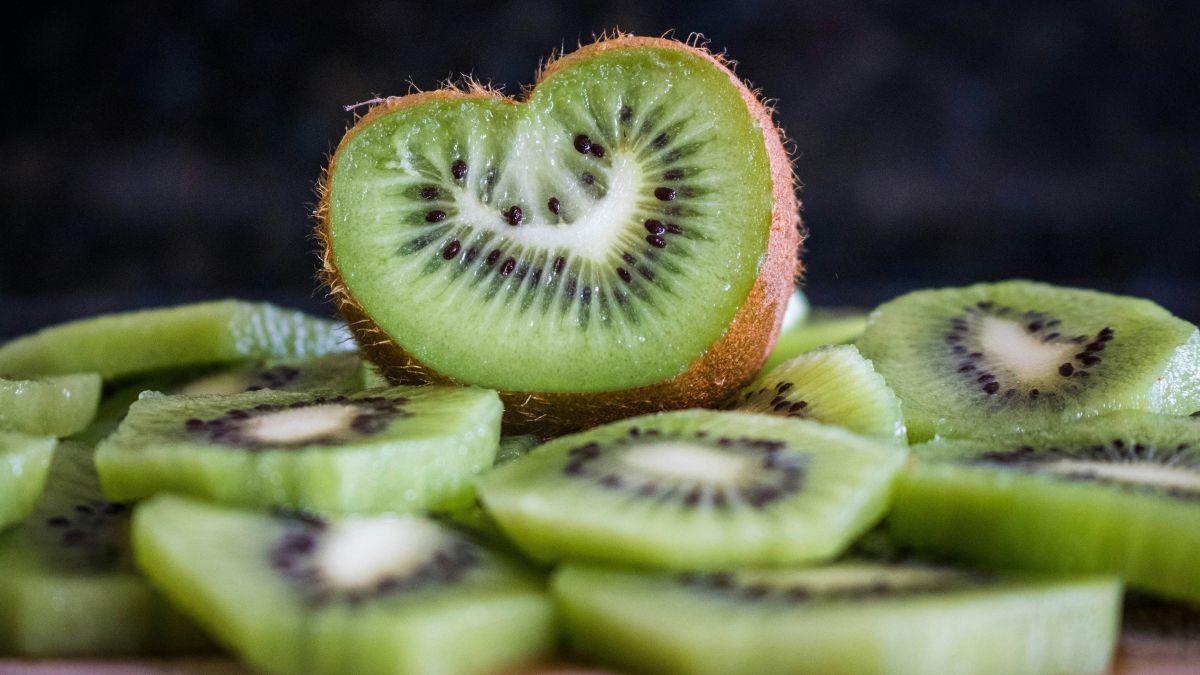 How Eating Two Kiwis A Day Benefits Gut Health And Immunity, Explains Doctor