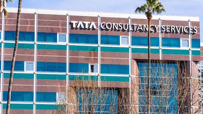 नासिक TCS मामला: दानिश शेख के मोबाइल से खुले कई राज, धर्म परिवर्तन के बाद लड़कियों को विदेश में बेचने की थी साजिश