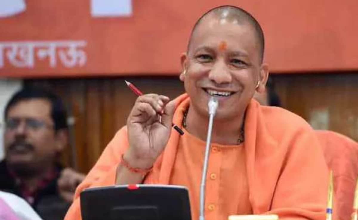योगी सरकार की शिक्षामित्रों को बड़ी सौगात, अब 10 हजार नहीं बल्कि 18 हजार रुपये मिलेगा मानदेय