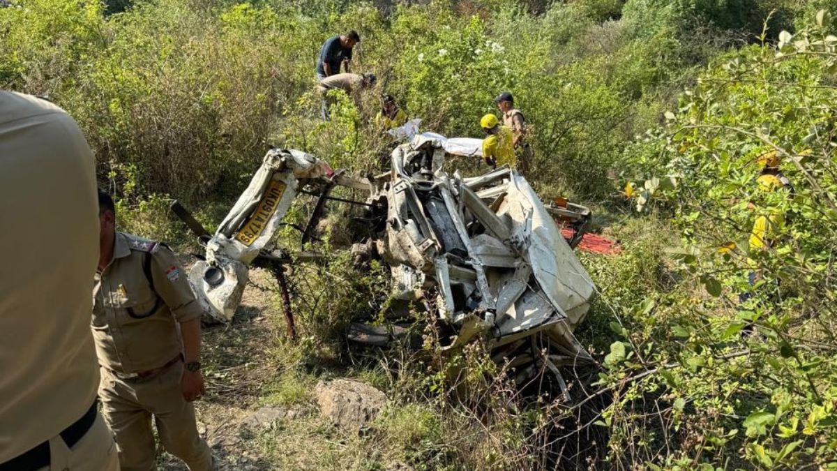 उत्तराखंड के चंबा-कोटी रोड पर बड़ा सड़क हादसा, खाई में गिरी बस,  8 लोगों की मौत