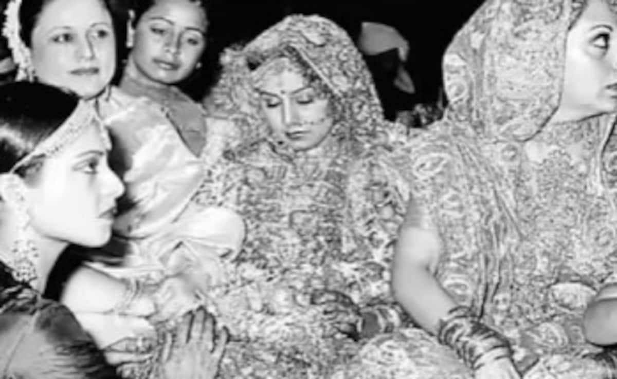 कभी जिस एक्टर की बनी थी हीरोइन, पांच साल बाद बनी उसी की बहू, फिल्म रही सुपरहिट...जानते हैं नाम?