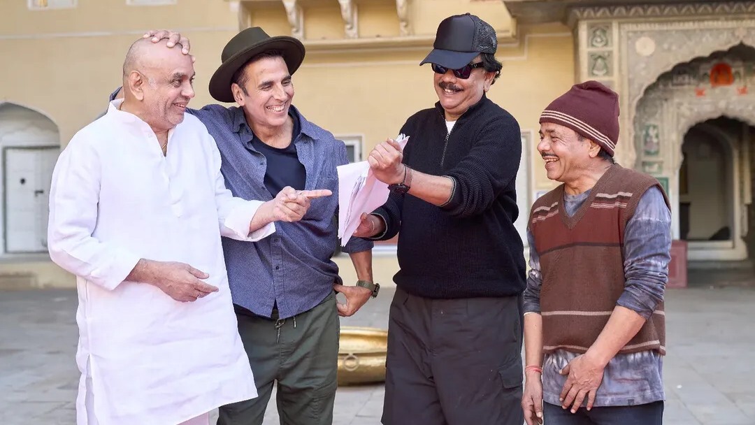 Paresh Rawal, Priyadarshan, Akshay Kumar and Rajpal Yadav on Bhooth Bangla set Paresh Rawal, Priyadarshan, Akshay Kumar and Rajpal Yadav on Bhooth Bangla set