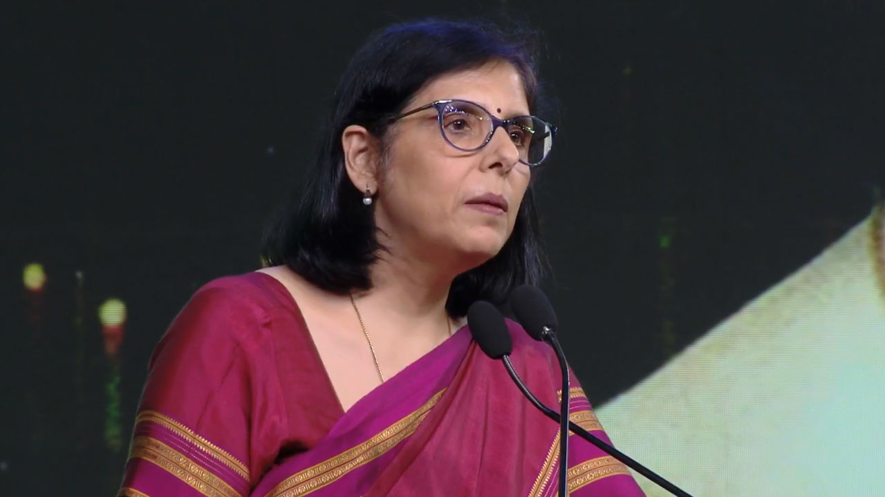 Secretary, Ministry of Labour & Employment Highlights The Human Foundation of Institutional Success