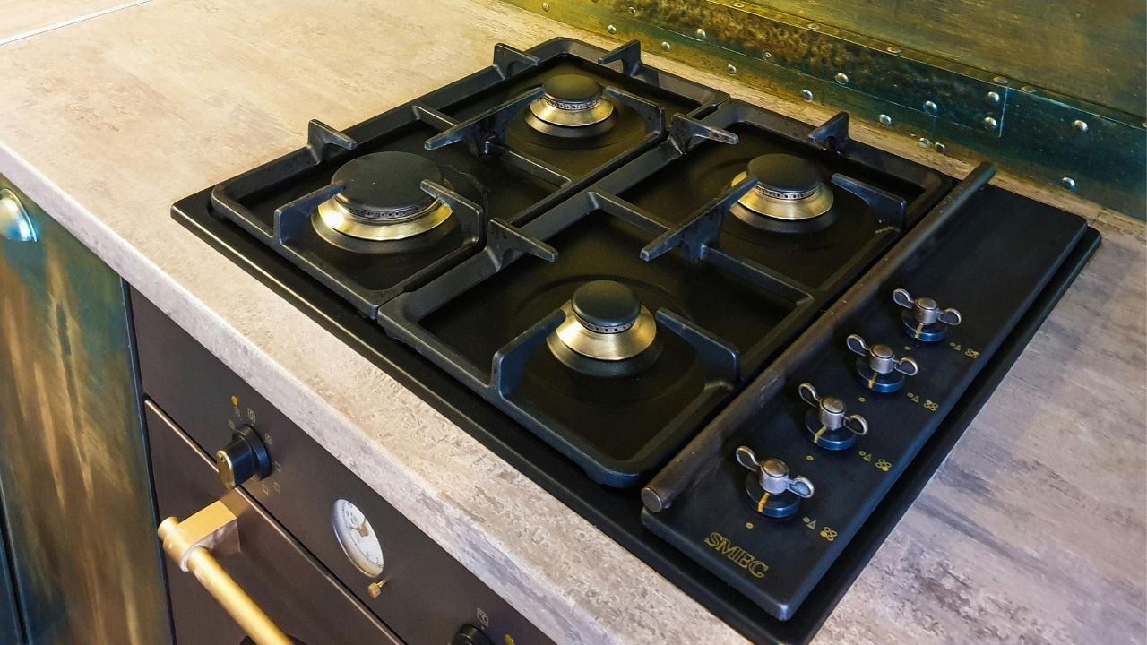 किचन के लिए चाहिए भरोसेमंद और लंबे समय तक चलने वाले Gas Stove, Sale से खरीदें इन्हें 50% तक की बेहतरीन छूट में