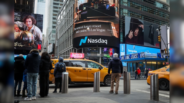 Wall Street Highlights: S&P 500 Closes Near Record on Iran Peace Push