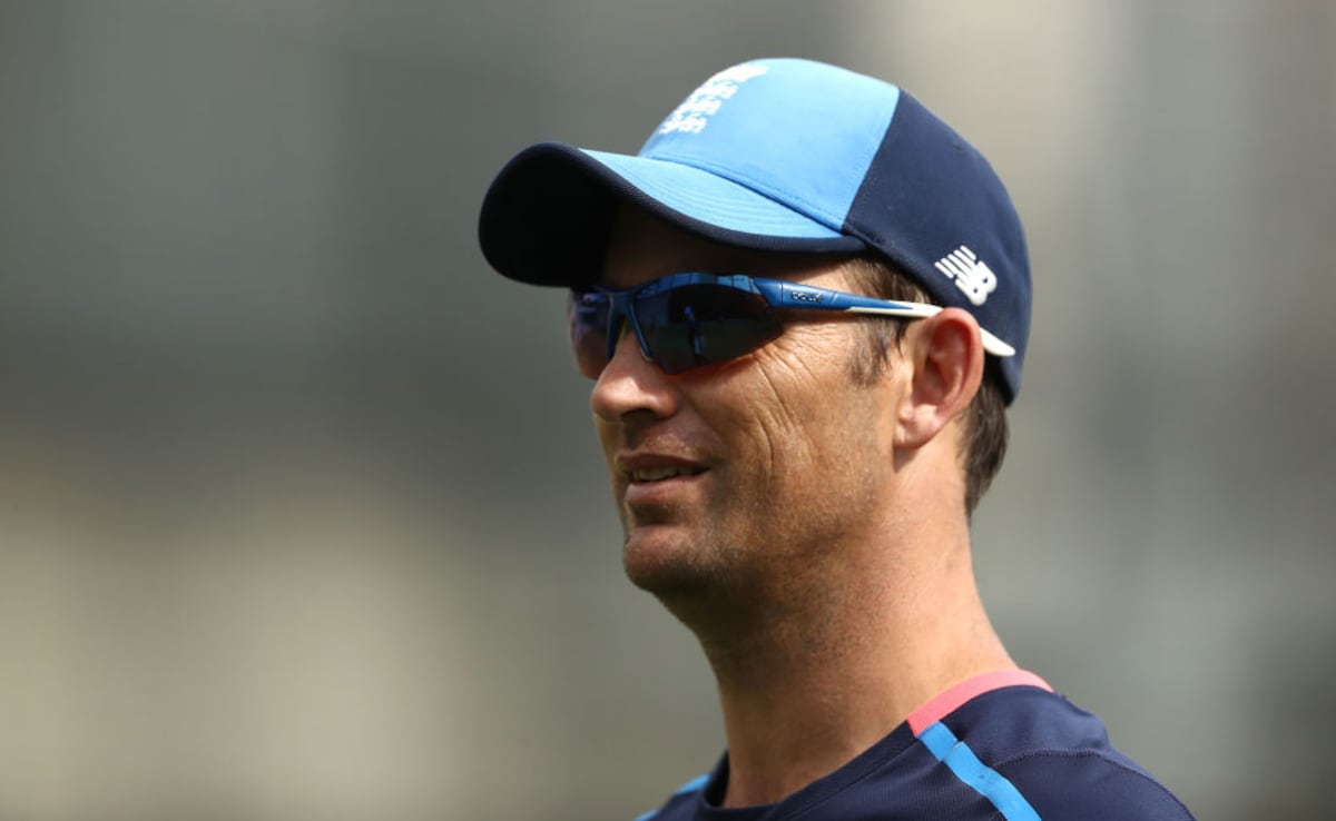 "Bowlers Must Evolve": Shane Bonds IPL Warning Comes True On Bowler-Dominated Sunday