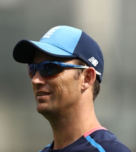 "Bowlers Must Evolve": Shane Bonds IPL Warning Comes True On Bowler-Dominated Sunday