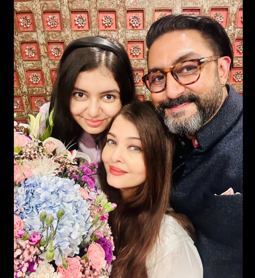 Aishwarya Rai Celebrates 19th Wedding Anniversary With Abhishek Bachchan And Aaradhya, See Pics