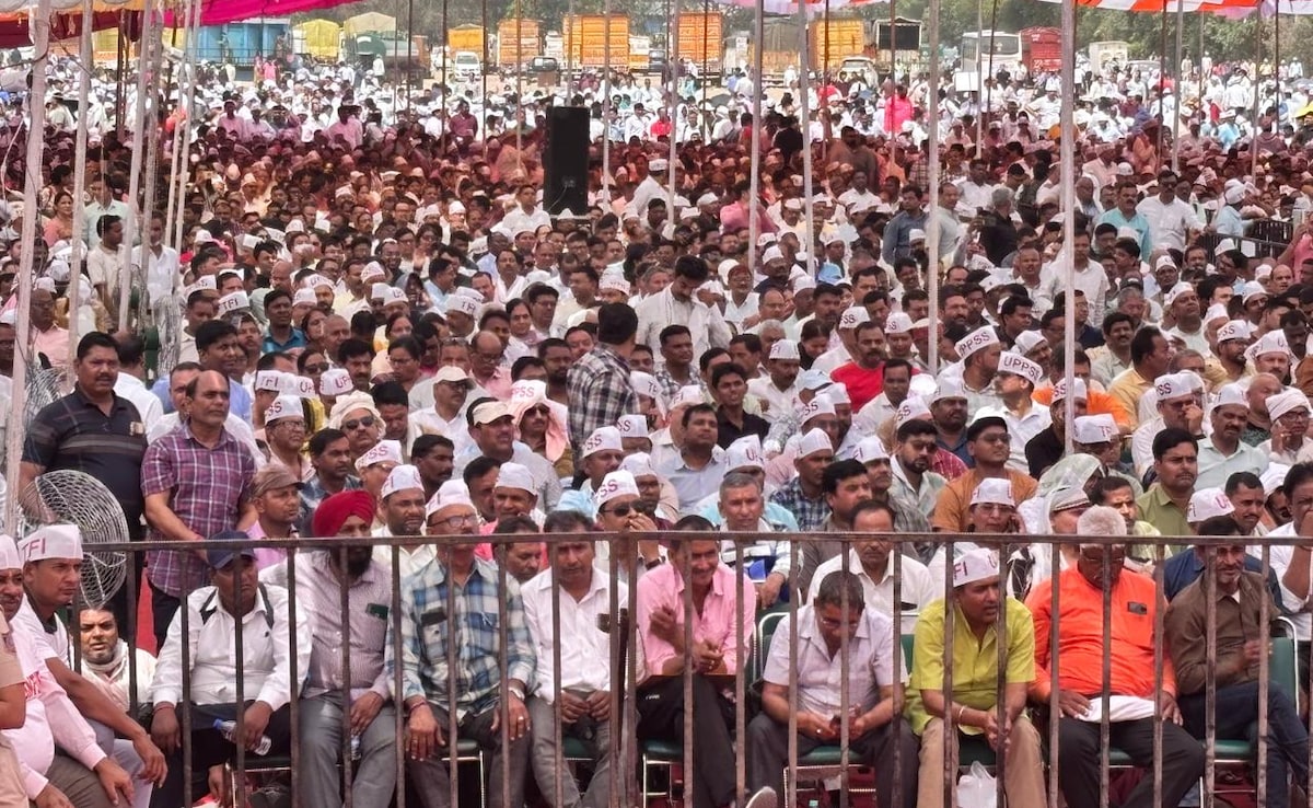 58 साल की उम्र में TET एग्जाम देने का फरमान... 20 लाख सरकारी शिक्षकों की नौकरी पर खतरा